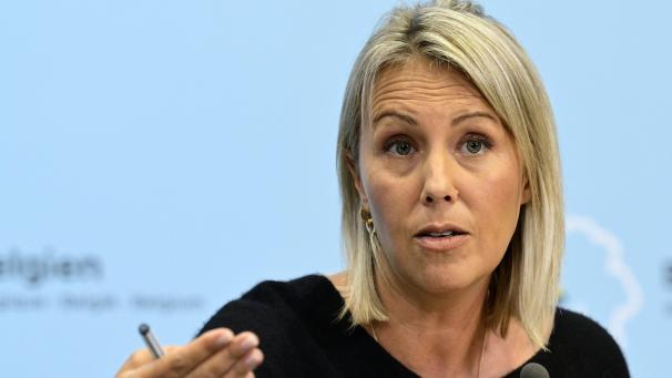 <p>Verteididungsministerin Ludivine Dedonder kündigt an, die Ausgaben für die Verteidigung erhöhen zu wollen.</p>