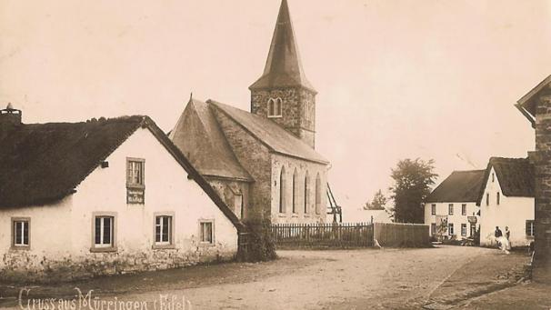 <p>Das Bild zeigt eine Postkarte mit der Mürringer Wirtschaft Jaspesch im Jahr 1914.</p>