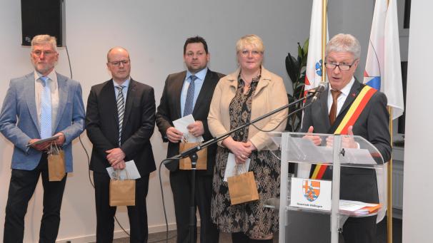 <p>Bürgermeister Friedhelm Wirtz bei seiner Neujahrsansprache: „Wir haben als Gesellschaft eine besondere Verantwortung gerade für jungen Menschen, denn sie werden die Zukunft, die zukünftige Gesellschaft und auch unsere Demokratie prägen.“</p>