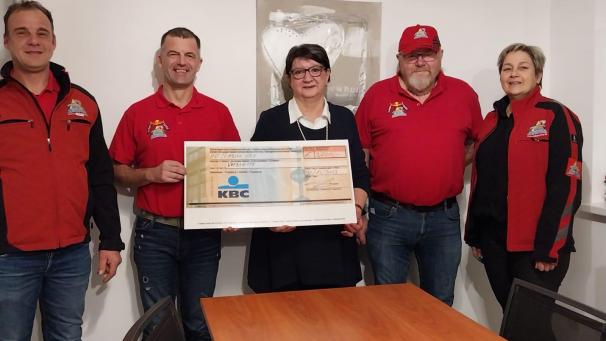 <p>Die Vertreter der Hillclimbing VoG mit Liliane Müller-Parisse</p>