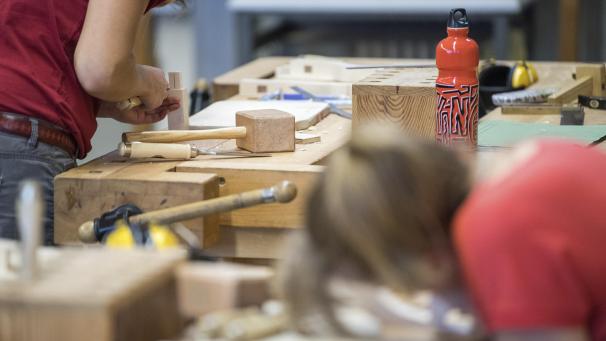 <p>Zwei neue Dekrete sind seit Januar in Kraft. Sie zielen darauf ab, die Freizeitgestaltung zu bereichern und die Berufsorientierung zu optimieren.</p>