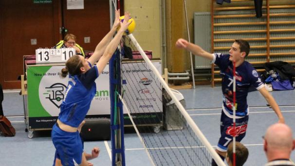 <p>Kettenis (links) siegt erneut.</p>