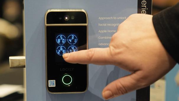 <p>Das intelligente Gesichtserkennungsschloss Lockly Visage wird in Las Vegas auf der Pepcom im Vorfeld der CES vorgestellt.</p>