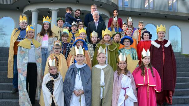 <p>Die ostbelgischen Sternsinger besuchen das Parlament der DG.</p>