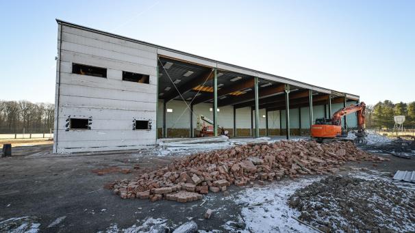 <p>AbrissHalleKleiner</p>