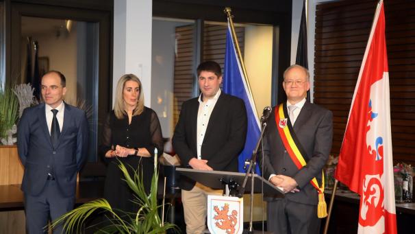 <p>Das Gemeindekollegium in St.Vith wird aus gesundheitlichen Gründen längere Zeit auf denErsten Schöffen René Hoffmann verzichten müssen.</p>