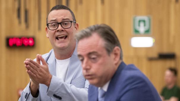 <p>Für persönliche Werbung auf Facebook und Instagram gab Raoul Hedebouw (PTB/PVDA, links) vergangenes Jahr mehr aus als N-VA-Chef Bart De Wever,</p>