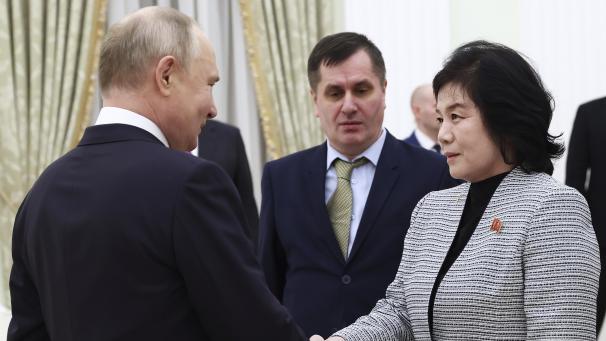 <p>Choe Son-hui, Außenministerin von Nordkorea, bei ihrem Treffen mit Wladimir Putin.</p>