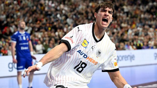 <p>Julian Köster erzielte fünf Sekunden vor Spielende das entscheidende 26:24 für die deutschen Handballer.</p>