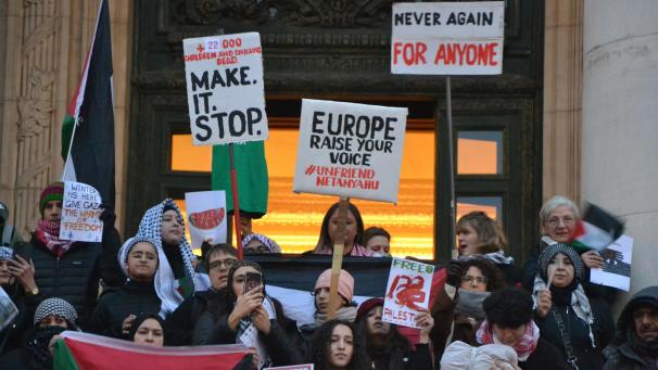 <p>Solidaritätskundgebung für einen dauerhaften Waffenstillstand am 7. Januar in Brüssel</p>