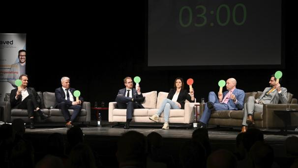 <p>Jeder dreiminütigen Fragerunde ging die Frage nach einem prinzipiellen „Ja oder Nein“ voraus. Hier ging es um die Bereitschaft eines „Neustarts“ in der Bildungspolitik.</p>