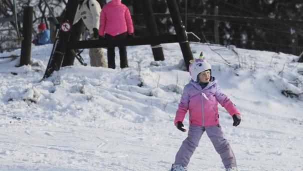 <p>Wintertouristen in Ovifat</p>