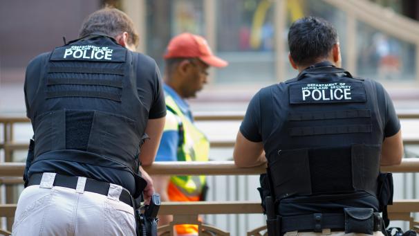 <p>Die Polizei sucht nun mit Hochdruck nach dem Verdächtigen.</p>