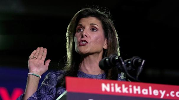 <p>Nikki Haley spricht bei einer Kundgebung in der Nacht der Vorwahlen in Concord.</p>