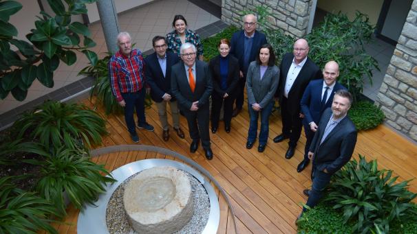 <p>Die Vertreter der Gemeinden Gillenfeld und Bütgenbach besiegelten am Mittwoch ihre Zusammenarbeit im Weywertzer Gemeindehaus.</p>