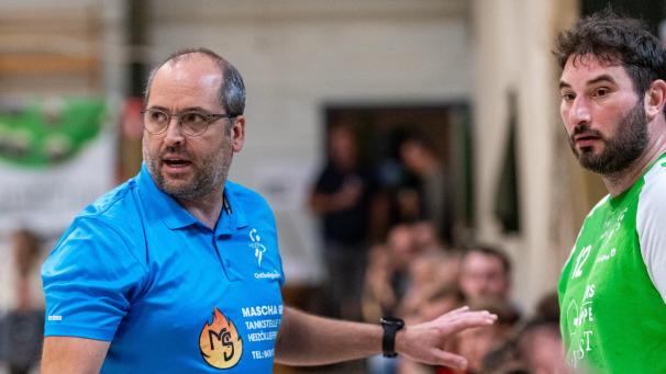 <p>Nach sieben Jahren neigt sich die Amtszeit von Bruno Thevissen (links, neben Torhüter Emilio Barattini) dem Ende entgegen.</p>