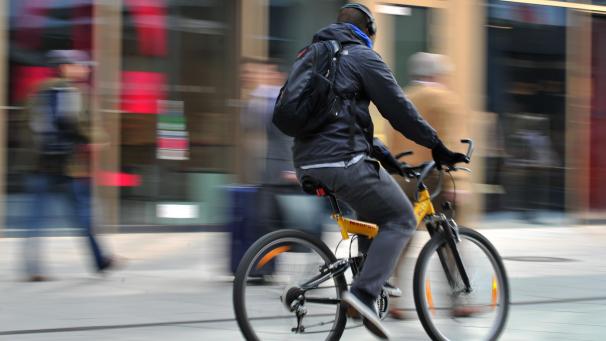 <p>Risikoverhalten: ohne Helm, aber mit Kopfhöhrern</p>