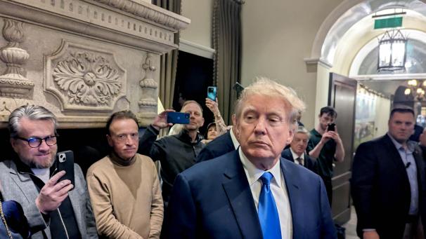 <p>Donald Trump muss tief in die Tasche greifen.</p>