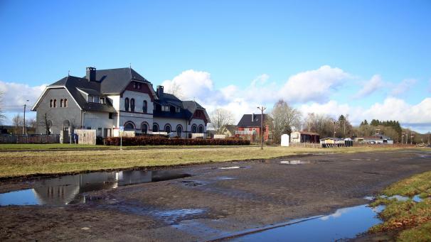 <p>Rund 400.000 Euro sollen am Bahnhof Sourbrodt investiert werden.</p>