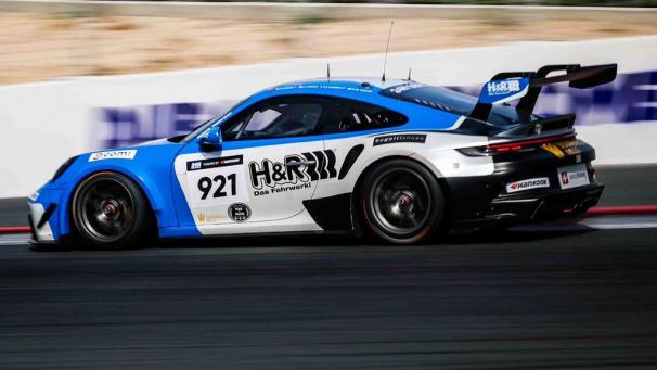 <p>Schwieriges Rennen für Mühlner Motorsport in Dubai.</p>