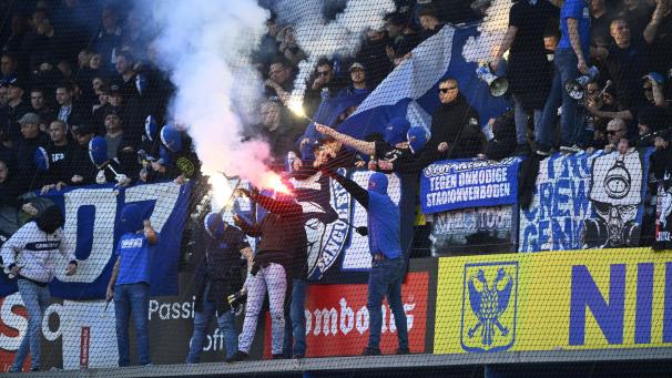 <p>Die „Fans“ von Genk zeigten sich am Sonntag nicht von ihrer besten Seite.</p>