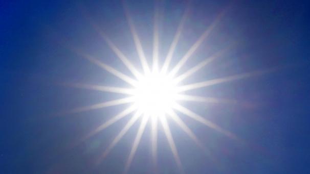 <p>Sonne_und_Hitze_80843198</p>