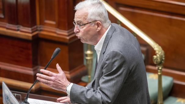 <p>Christian Leysen (Open VLD), Vorsitzender des Energieausschusses in der Abgeordnetenkammer,fiel am Dienstag mit einem ungewöhnlichen Vorgang auf.</p>