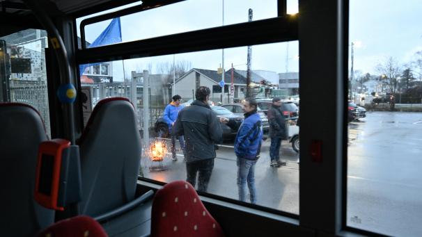 <p>Am Eupener Busdepot versammelten sich am Mittwochmorgen viele Busfahrer, um ein Zeichen zu setzen.</p>