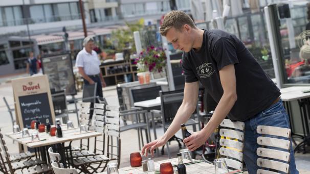 <p>Viele junge Arbeitnehmer arbeiten in der Gastronomie.</p>