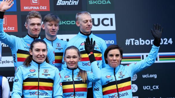 <p>Die Mixed-Staffel holte bei der WM in Tabor im Eröffnungsrennen die Bronzemedaille.</p>