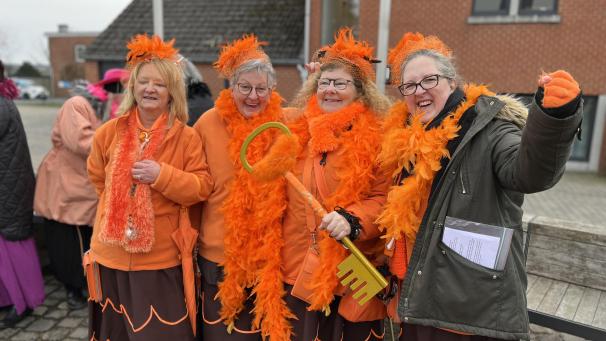 <p>Das Altweiberkomitee „De Blömcher“ richtet in Raeren traditionell den Altweibertag aus.</p>