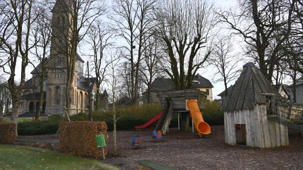 <p>Der Spielplatz auf dem Bütgenbacher Marktplatz</p>
