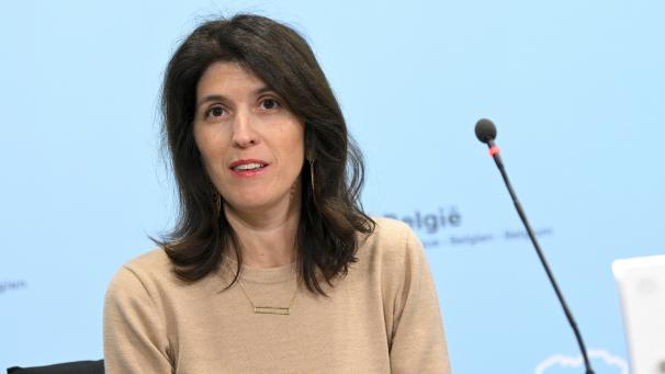 <p>Alexia Bertrand zeigt sich zufrieden, kündigt jedoch Reformen an, die den Haushalt entlasten sollen.</p>