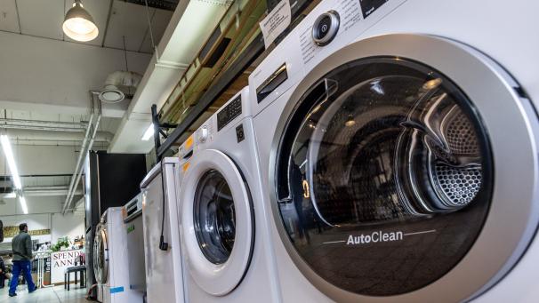 <p>Haushaltsgeräte, wie beispielsweise Waschmaschinen, können auch „refurbished“, also neu aufbereitet, gekauft werden.</p>