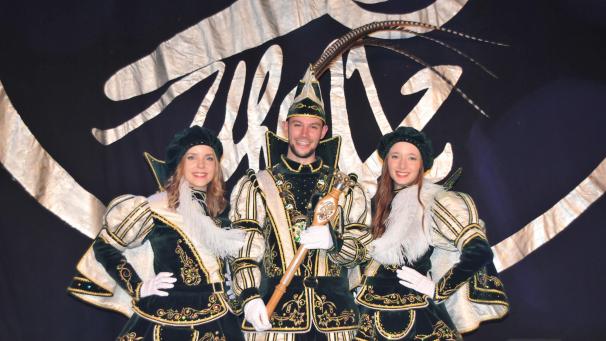 <p>Prinz Pierre I. (Marechal) und seine charmanten Pagen Stephanie Rauw und Christina Lambertz ließen sich in Mürringen feiern.</p>