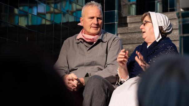 <p>Scheng (Alain Krauth) und seine Frau (Marie-Jeanne Lousberg) blicken sorgenvoll in die Zukunft.</p>