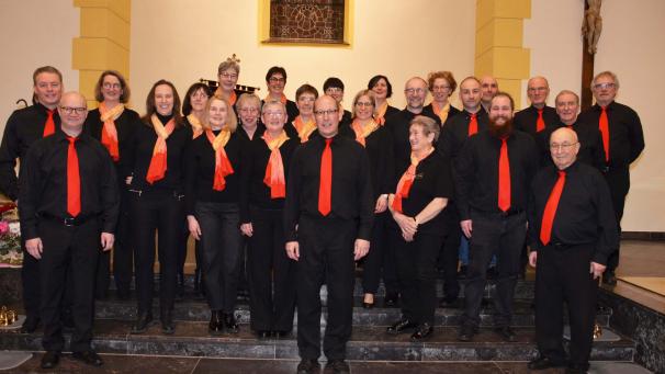 <p>Vor 20 Jahren hatte Elmar Sarlette die Leitung des Kgl. Kirchenchors St. Cäcilia Elsenborn übernommen. Der Funke zwischen ihm und „seinem“ Kirchenchor war von Anfang an übergesprungen.</p>