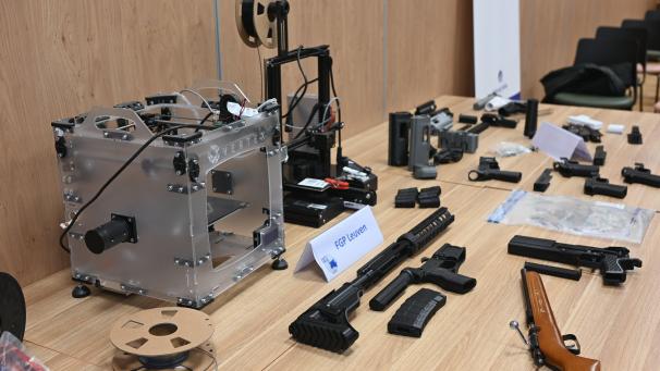 <p>Diese Waffen konnten die Beamten sicherstellen.</p>