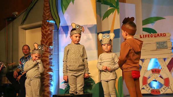 <p>Bei diesem Auftritt ging es „tierisch“ zu.</p>