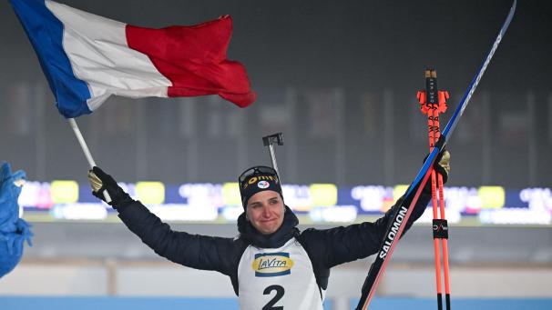 <p>Julia Simon aus Frankreich ist neue Weltmeisterin im Sprint der Frauen.</p>