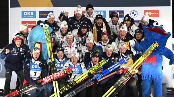 <p>Das norwegische Team hat nach dem Fünffacherfolg der Männer in der Verfolgung gut Lachen.</p>