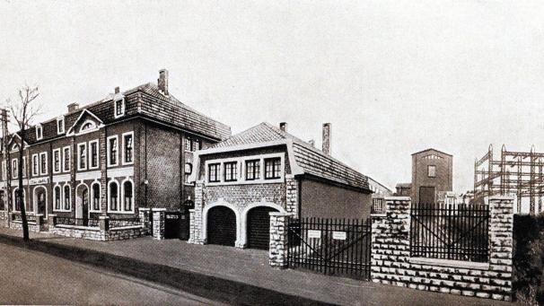 <p>Rein optisch hat sich der einstige Verwaltungssitz der Eupener Elektrizitätsgesellschaft – gelegen an der Vervierser Straße – im Laufe der Zeit kaum verändert. Die historische Aufnahme stammt aus dem Jahr 1934.</p>