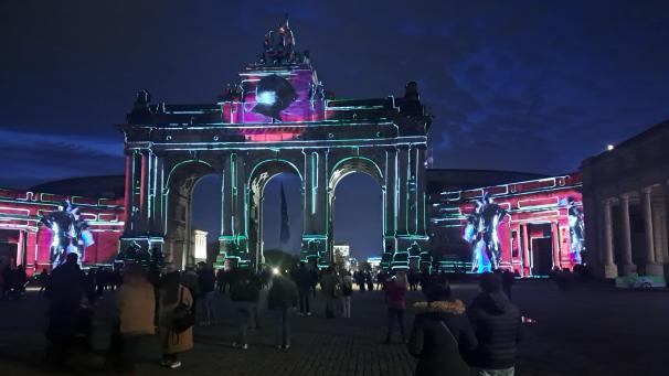 <p>Unter anderem wird derTriumphbogen im Jubelpark angestrahlt.</p>