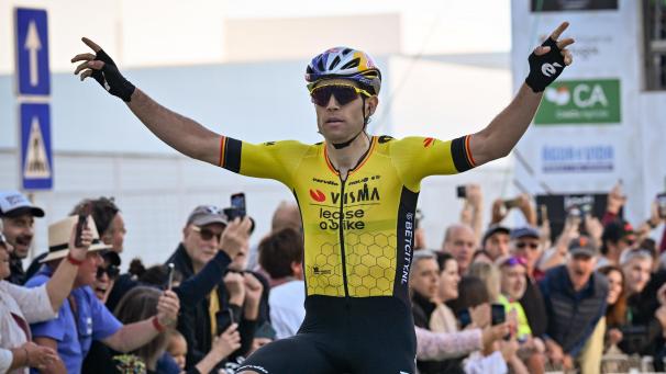 <p>Sieger. Wout van Aert gewinnt die dritte Etappe der Algarve-Rundfahrt.</p>