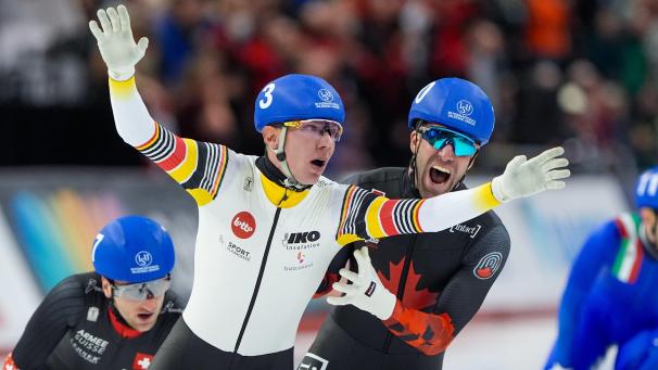 <p>Alles richtig gemacht: Bart Swings bejubelt seinen WM-Sieg im Massenstart.</p>