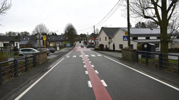 <p>In Amel werden ab der zweiten Jahreshälfte neue Leitungen verlegt und die Bürgersteige erneuert.</p>