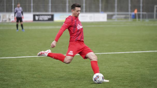<p>Dean Vanaschen trägt auch in der kommenden Saison die Kapitänsbinde des FC Eupen.</p>
