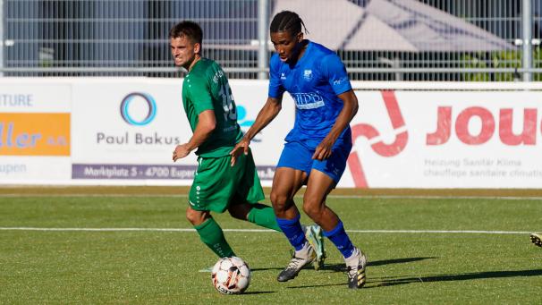 <p>Gilles Lemaire (links, gegen Pascal Nzuzi) holte sich ein Sonderlob ab.</p>