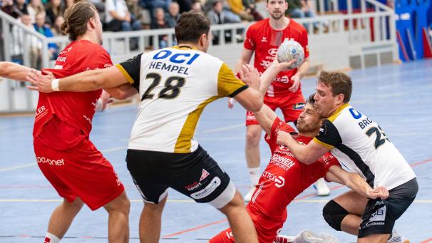 <p>Dass die KTSV Eupen (rot) in der Saison 2024-25 nochmals gegen die Kembit-Lions um Punkte spielt, ist mehr als unwahrscheinlich: Die Niederländer haben Konkurs angemeldet.</p>