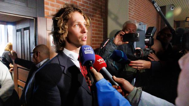 <p>Nathan Vandergunst stellte sich nach der Urteilsverkündung den Fragen der Presse.</p>